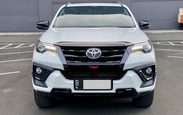 Toyota Fortuner 2.4 TRD AT 2020 Putih