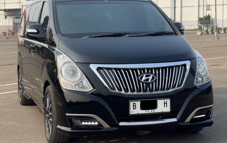 HYUNDAI H-1 ROYALE BENSIN AT HITAM 2018 MPV NYAMAN UNTUK KELUARGA!!