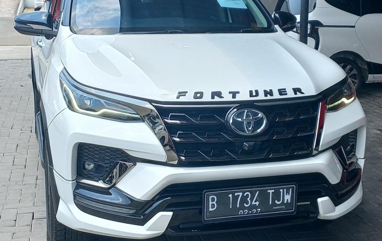 JUAL Toyota Fortuner 2.8 GR Sport 4x2 AT 2022 Putih