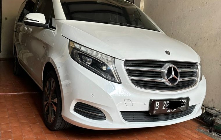 Mercedes-Benz V220D Automatic DIESEL 2016