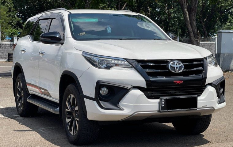 TOYOTA FORTUNER VRZ TRD AT PUTIH 2019 KONDISI TERAWAT