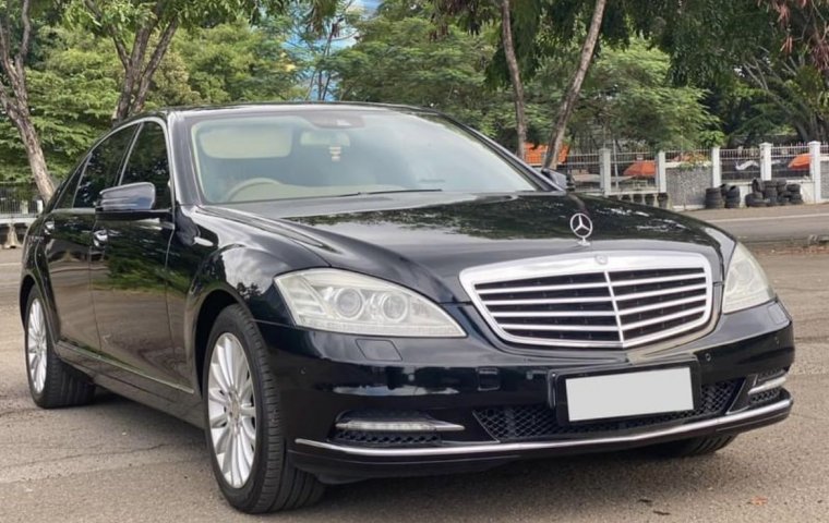 Mercedes-Benz S-Class S 300 L 2011 Hitam