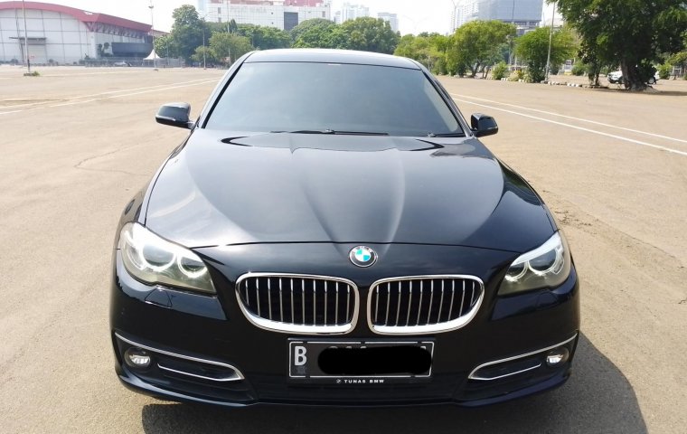 BMW 520i AT HITAM 2016