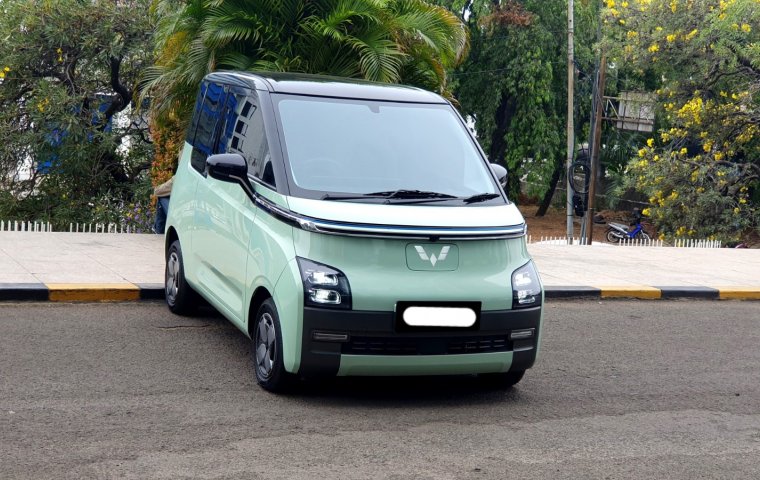 Wuling Air EV 2022 long range km 10rb hijau cash kredit bisa dibantu