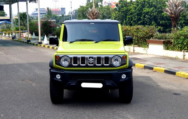 Suzuki Jimny AT 2024 km 700 perak hijau