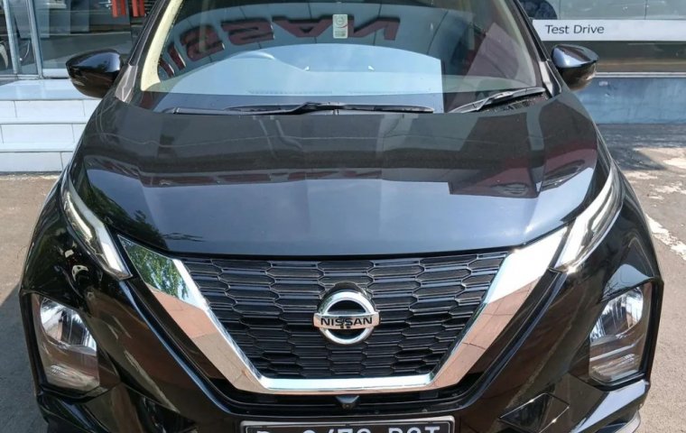 Nissan Livina VE AT 2022 Hitam