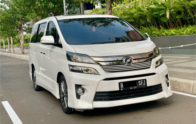 Toyota Vellfire Z Putih