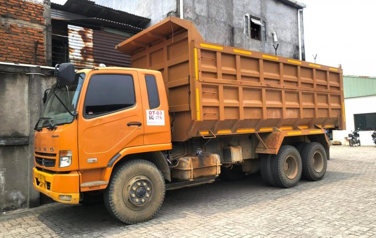 18rbKM+banBARU MURAH Mitsubishi Fuso tronton 6x4 Dumptruck 2022