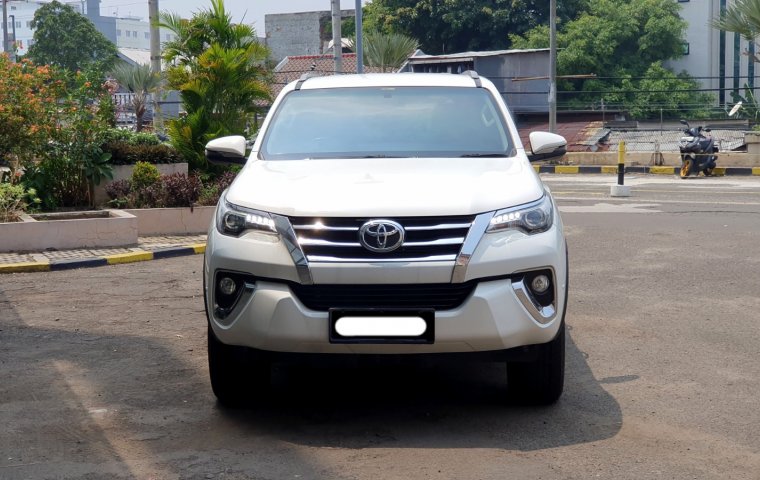 Toyota Fortuner 2.4 VRZ AT 2019 putih diesel km 44 rban cash kredit proses bisa dibantu