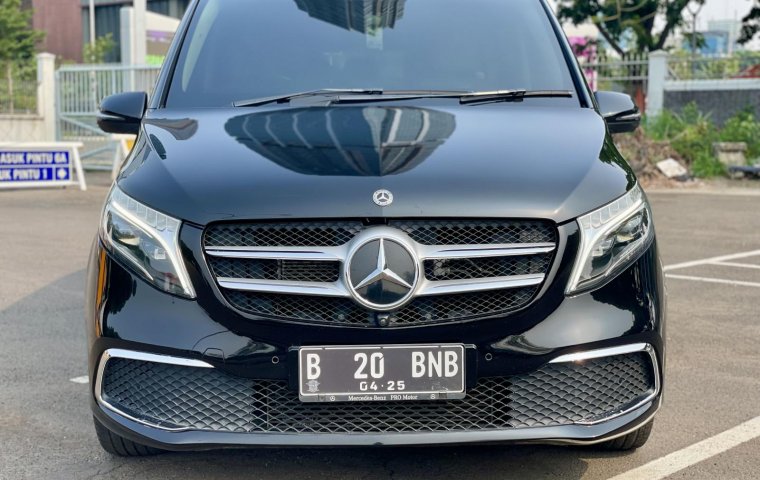 Mercedes-Benz V-Class V 260 Hitam