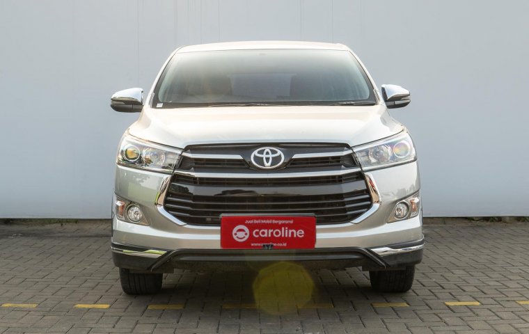 Toyota Innova Venturer 2.0 AT 2019 Silver - Pajak Aman - Dokumen Lengkap