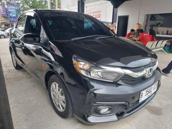 Honda Brio E CVT 2023 Hitam