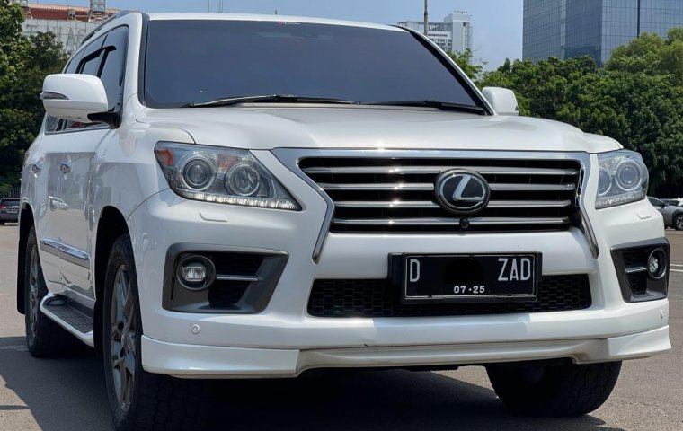 DIJUAL CEPAT LEXUS LX570 AT PUTIH 2014 TERMURAH