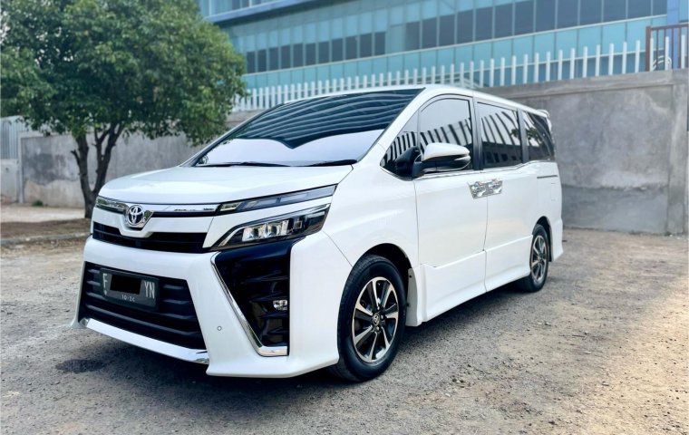 Toyota Voxy 2.0 A/T 2019 MPV