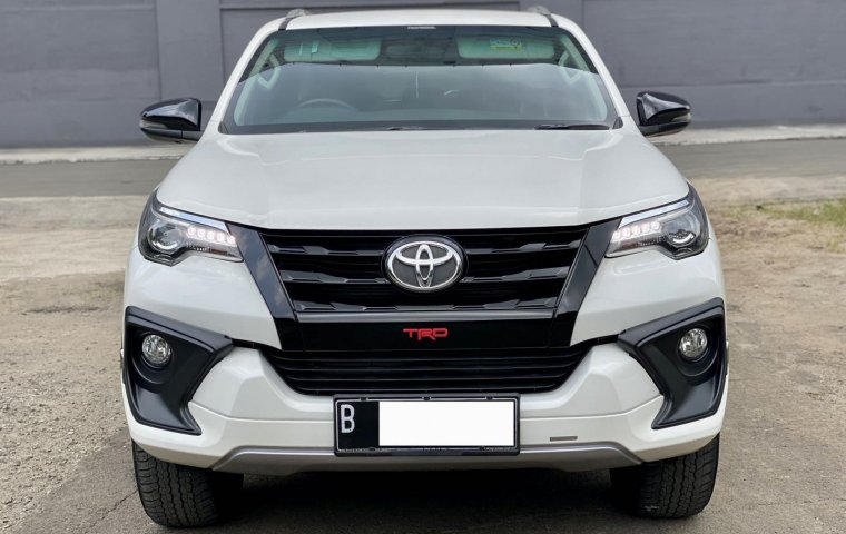 Toyota Fortuner 2.4 TRD AT 2019 Putih