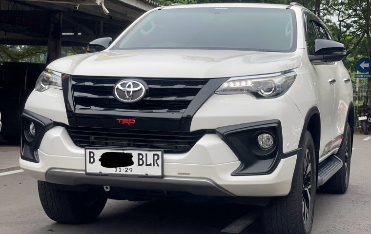 FORTUNER VRZ TRD AT 2019 PUTIH  TURUN HARGA DIJUAL CEPAT BERGARANSI