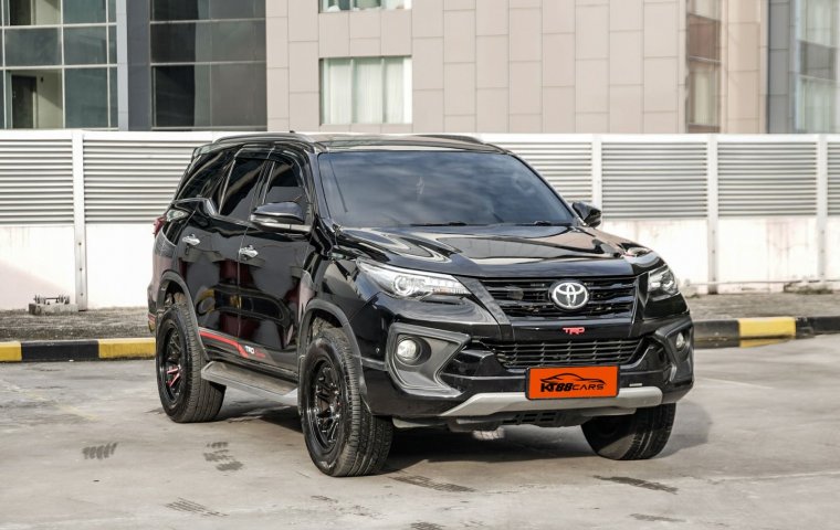 [Tdp 15Jt] Toyota Fortuner 2.4 VRZ TRD Sport AT 2018 Hitam