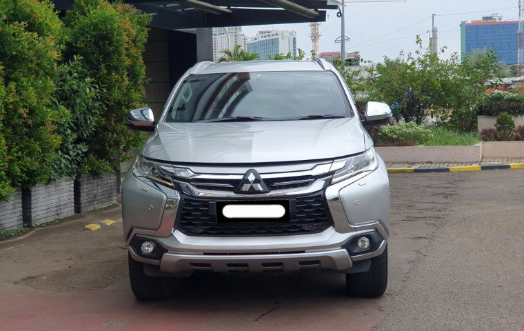 Mitsubishi Pajero Sport Dakar 4x2 Ultimate 2017 silver km 64 ribuan pajak panjang