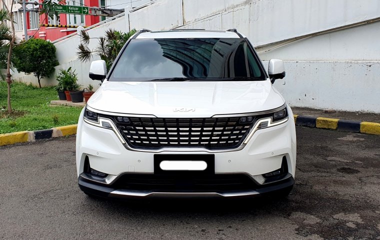 Kia Grand Carnival 2022 putih diesel 11 seater km 14 ribuan