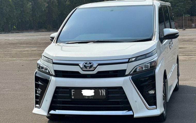 TOYOTA VOXY 2.0 AT PUTIH 2019 DIJUAL CEPAT TERMURAH