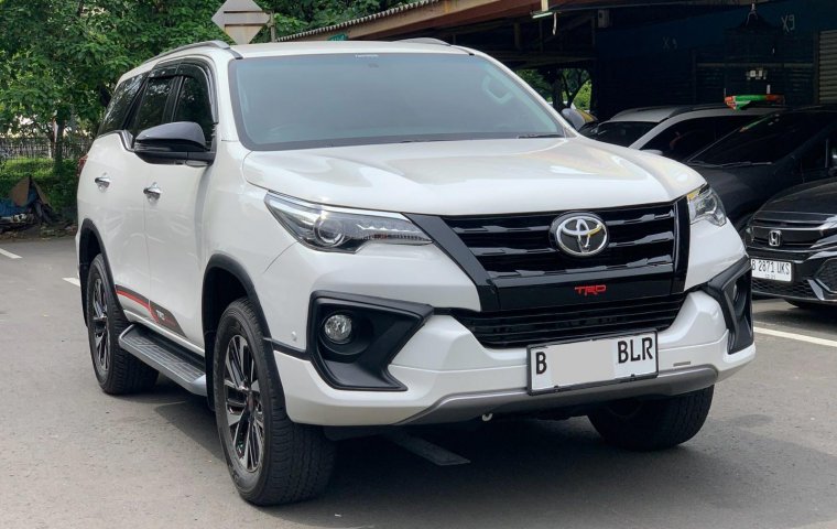 Toyota Fortuner 2.4 TRD AT 2019