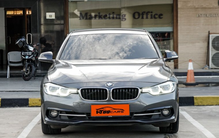 BMW 3 Series 320i M Sport 2.0 Facelift 2018 Abu Abu Metalik Sedan