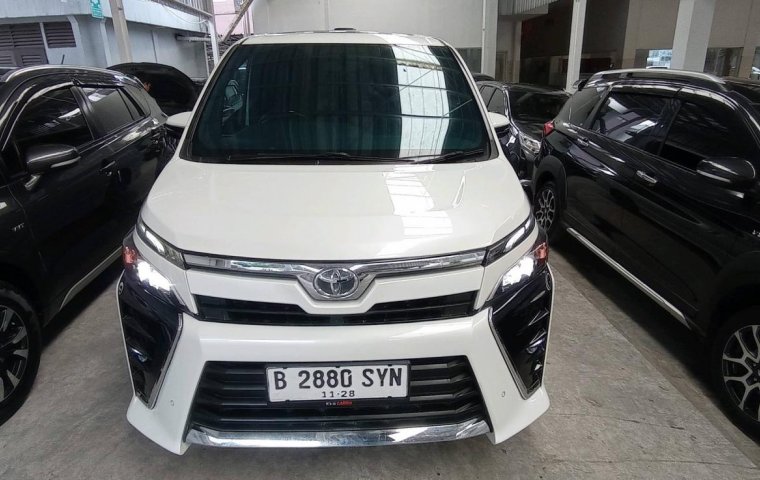 Toyota Voxy 2.0 A/T 2022  - Kredit Mobil Murah