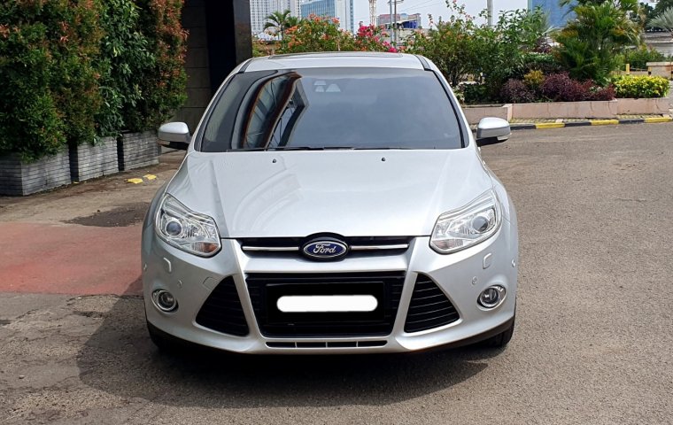 Ford Focus Titanium 2013 sedan silver sunroof km 24 ribuan