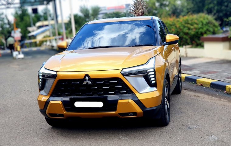 Mitsubishi XForce Ultimate CVT 2024 kuning km 13 ribuan