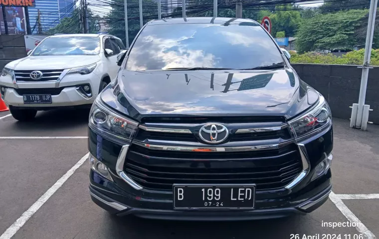 Toyota Venturer 2.0 A/T BSN 2019 Hitam