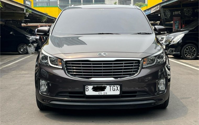 Kia Grand Sedona Ultimate 2017 Coklat