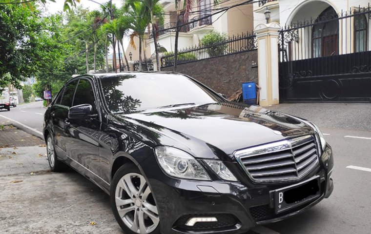 Mercedes-Benz E-Class E250 AVG Rawatan ATPM Km 82rb Plat B GENAP Pjk JUN 2025 Siap Dipakai Luar Kota