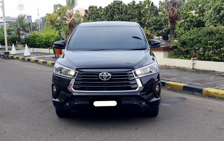Toyota Kijang Innova V 2021 hitam km 5 ribuan