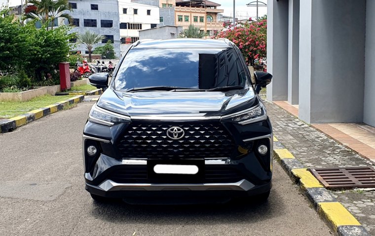 Toyota Veloz Q 2024 hitam km 11 ribuan