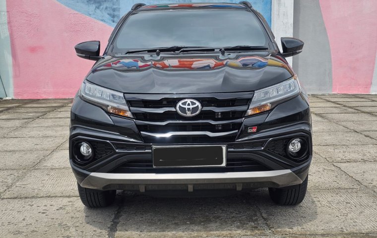 Toyota Rush GR sport A/T 2024 Hitam km antik 300 perak