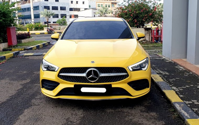 Mercedes-Benz CLA 200 AMG Line 2022 kuning km 8 ribuan