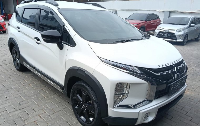 JUAL Mitsubishi Xpander Cross Rockford Fosgate Black Edition 2021 Putih
( Kilometer 38rb )