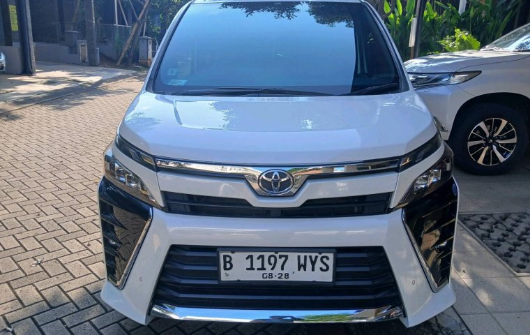 Toyota Voxy 2.0 AT 2018 / Promo Voxy Murah