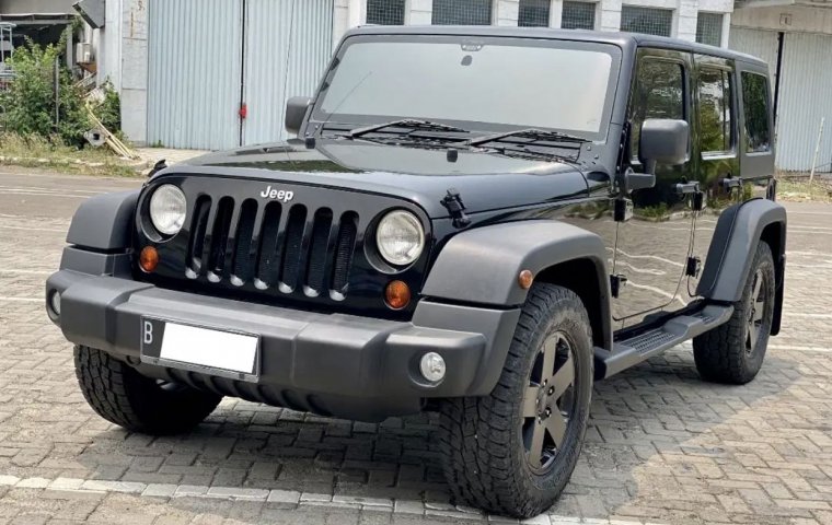 Jeep Wrangler Sport Unlimited 2011 Hitam