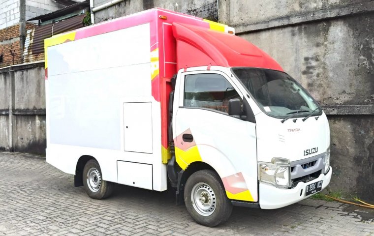 2rb KM SEPERTI BARU TERMURAH Isuzu traga box 2021 bok