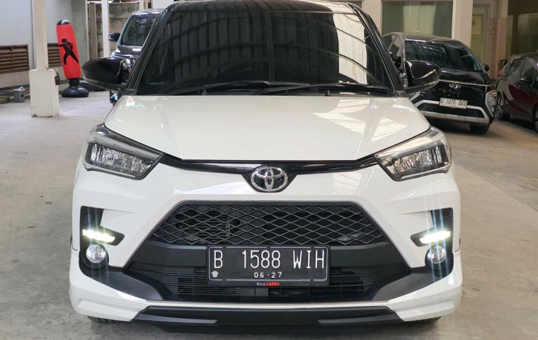 Toyota Raize 1.0T GR Sport AT 2022 Putih