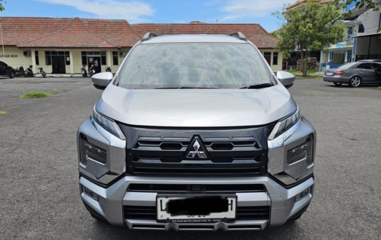Mitsubishi Xpander Cross CVT 2023 Abu-abu
