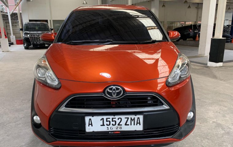 TOYOTA SIENTA V 1.5 AT 2017 ORANYE