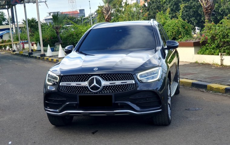 Mercedes-Benz GLC 200 AMG Line 2020 hitam km 30 ribu