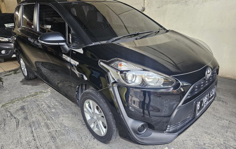 Toyota Sienta E Mt 2017 Hitam