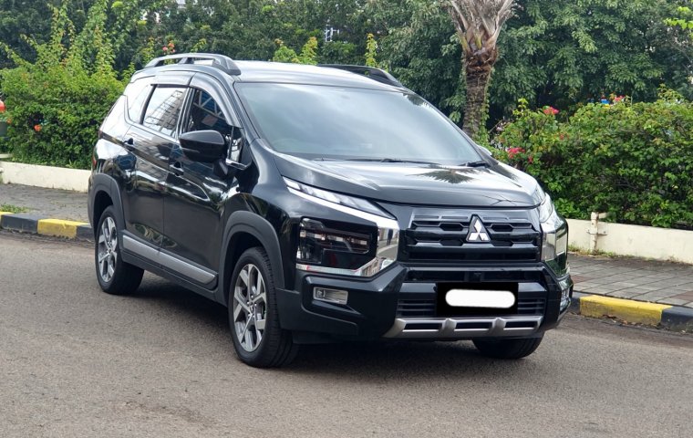 Mitsubishi Xpander Cross Premium Package AT 2022 hitam km 12 ribuan pajak panjang