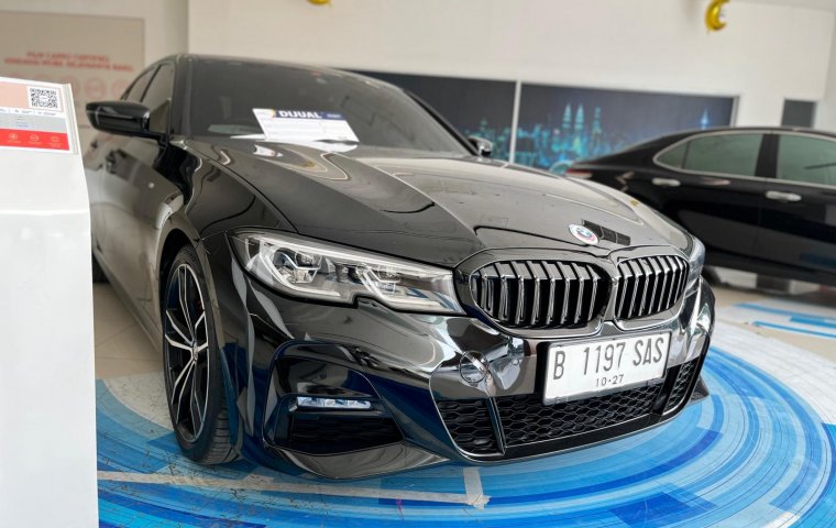 BMW 330i 2.0 M Sport AT 2022 Hitam