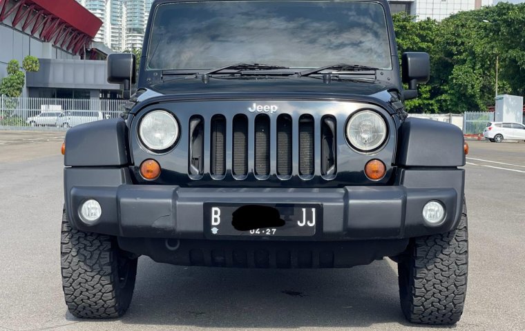 JEEP WRANGLER  3.8L AT HITAM 2011 TERJANGKAU DIJUAL CEPAT