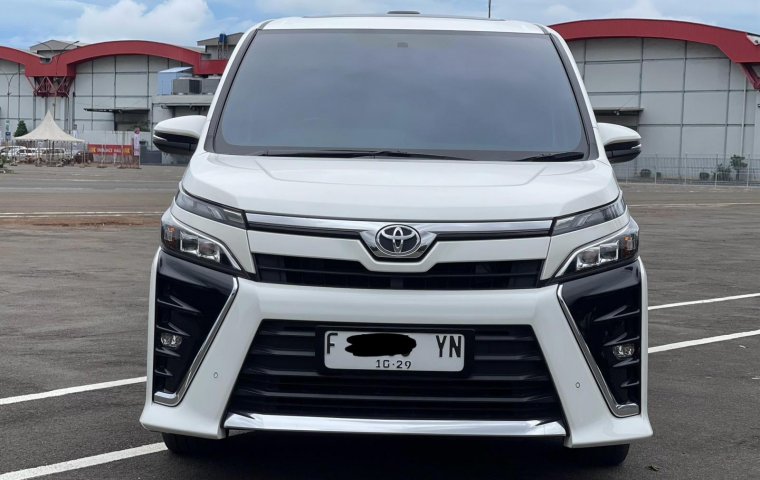 TOYOTA VOXY 2019 PUTIH TERMURAH SIAP PAKAI
