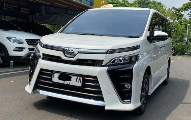 DIJUAL CEPAT!! TOYOTA VOXY AT PUTIH 2019